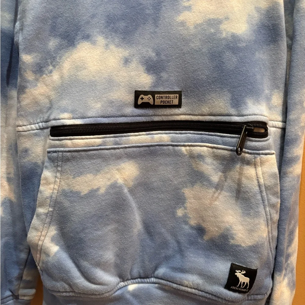 Abercrombie Kids Cloud TieDye Hoodie with Controller Pocket Size 9/10 Unisex